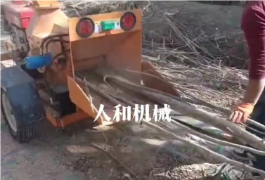 Xinjiang customers purchase Renhe Mechanical Branch Crusher