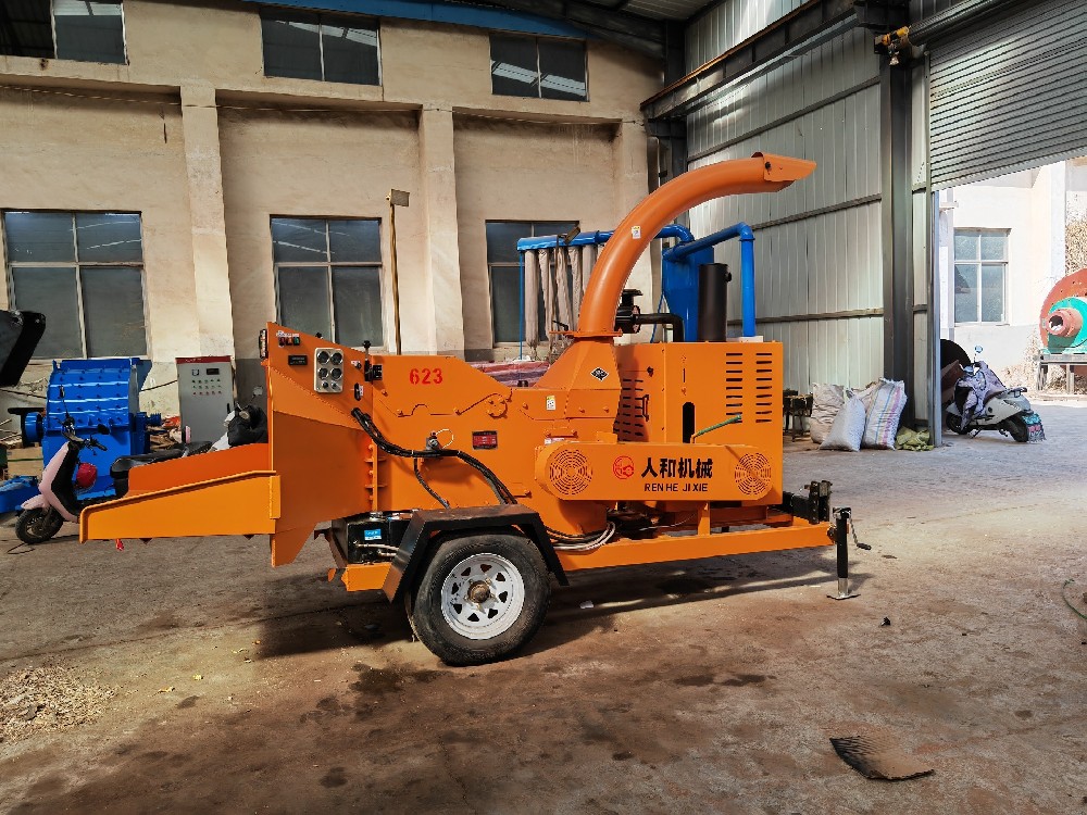 What are the factors that affect the yield efficiency of wood crusher